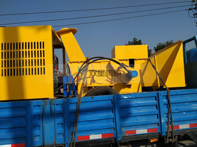 樹枝粉碎機設備裝車發貨發往山東棗莊