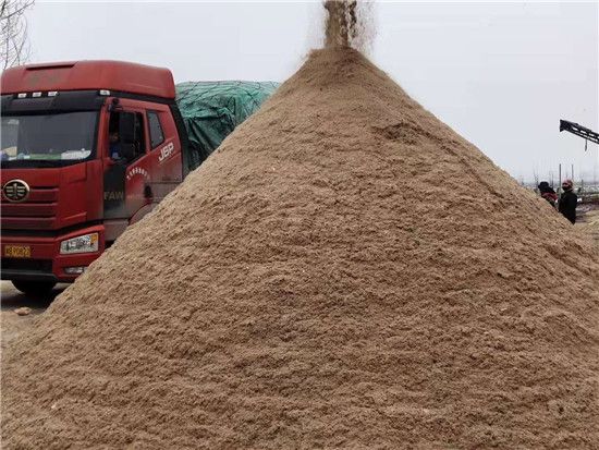 鋸末機(jī)客戶生產(chǎn)現(xiàn)場自拍