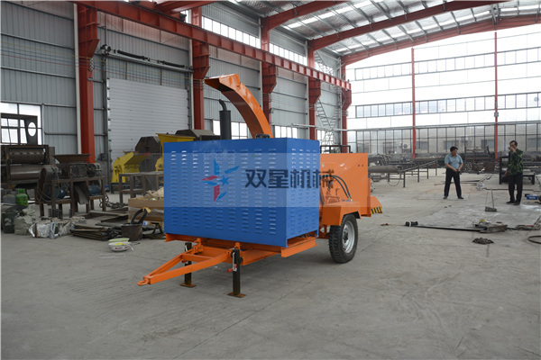 移動(dòng)樹(shù)枝自動(dòng)粉碎機(jī)