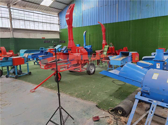 秸稈木材粉碎機設備倉庫實拍