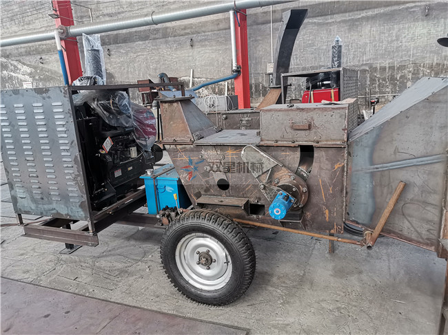 樹枝粉碎機(jī)是解決城市綠化、樹枝修剪中最佳的園林機(jī)械