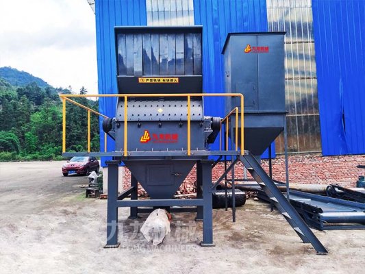 教大家如何去減小樹枝粉碎機(jī)價格
木材粉碎機(jī)磨損的現(xiàn)象