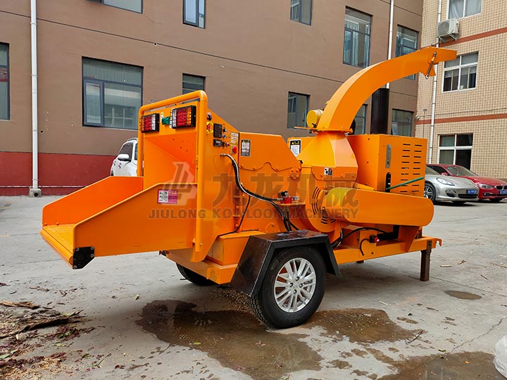 新的園林處理方樹枝粉碎機(jī)廠家式就是樹枝粉碎機(jī)