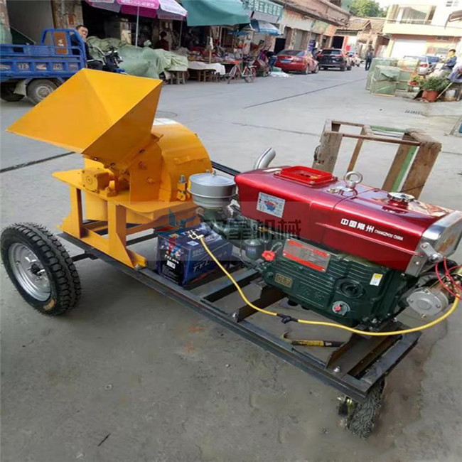 價格差異較大的鋸<a href='http://www.xianhfw.com' target='_blank'><span><a href='http://www.xianhfw.com/1/229.html' target='_blank'><span>樹枝粉碎</span></a>機</span></a>廠家末粉碎機如何選擇